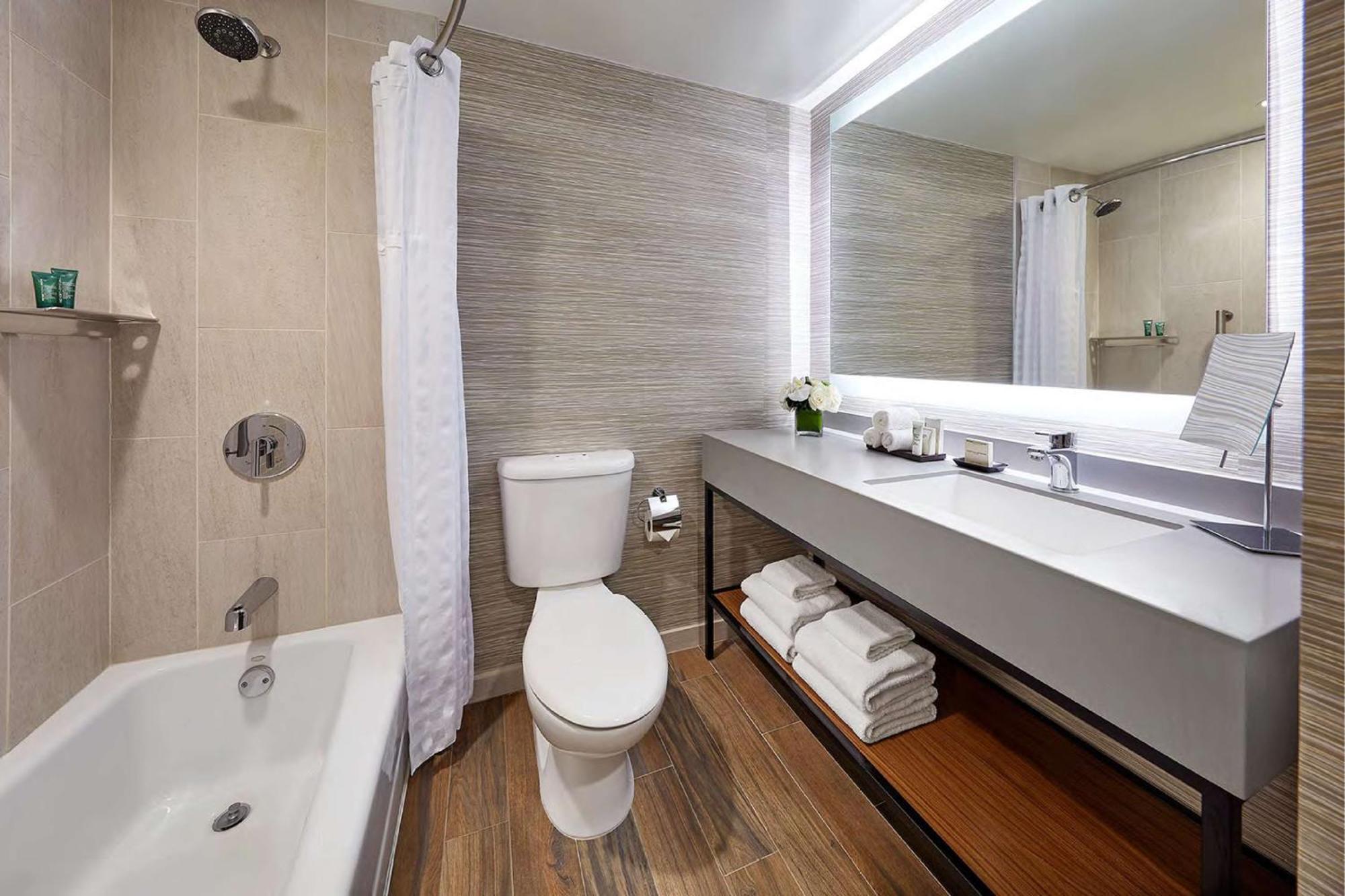 Отель Hilton Пасадина Экстерьер фото