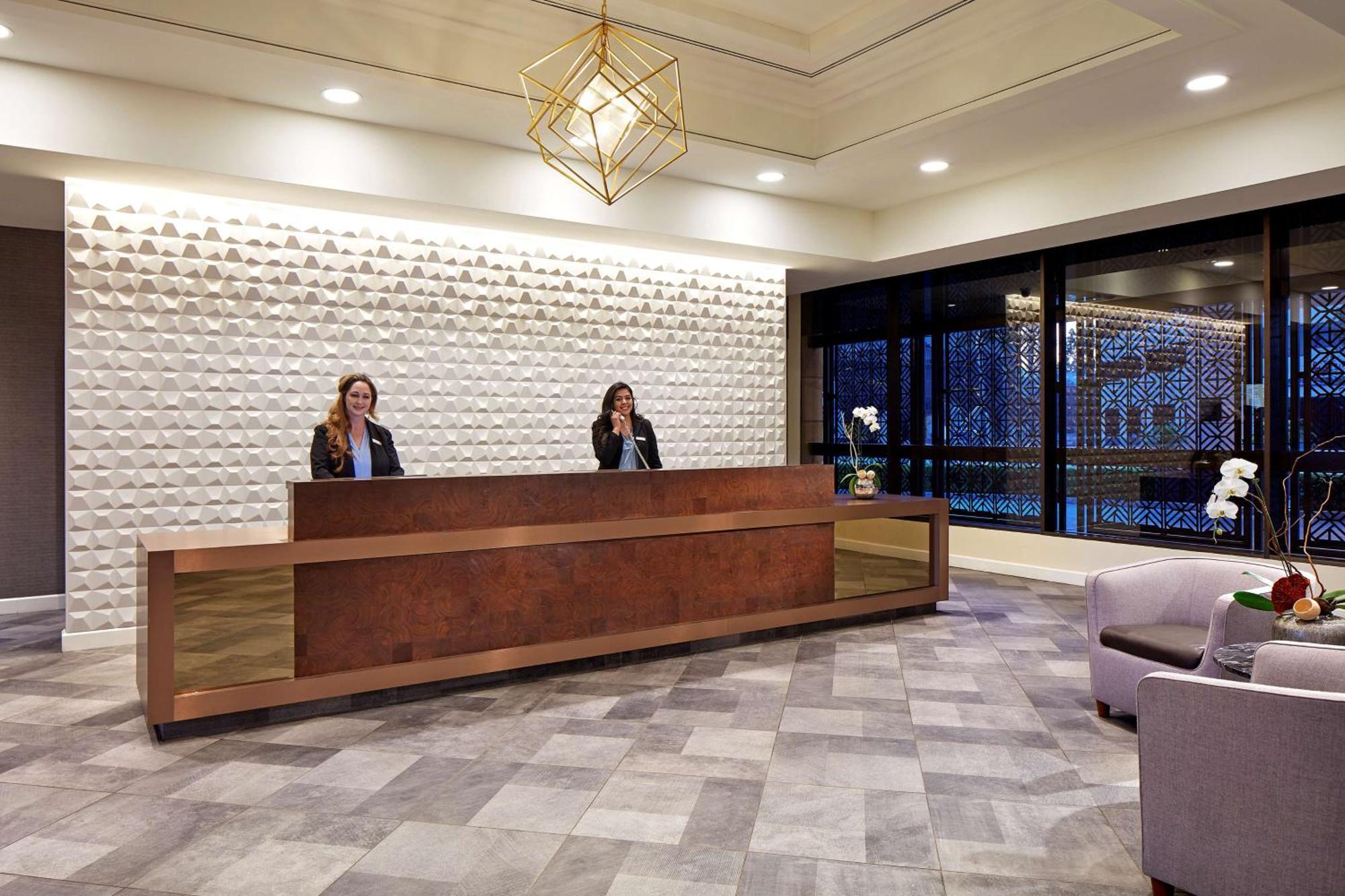 Отель Hilton Пасадина Экстерьер фото
